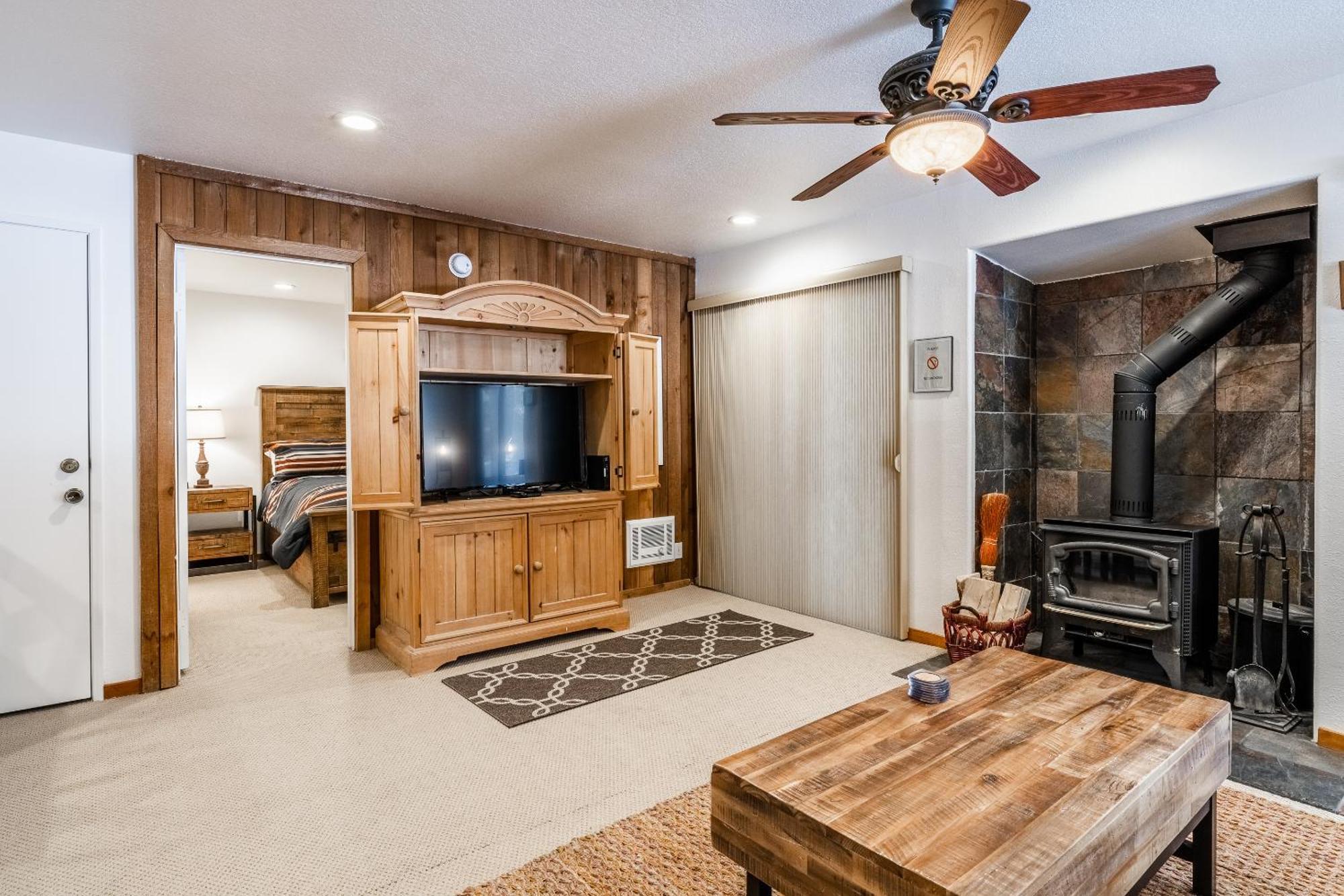 Hidden Valley Village #103 Nicely Updated 1 Bedroom 1 Bathroom Condo Short 10 Min Walk From Village Mammoth Lakes Rom bilde