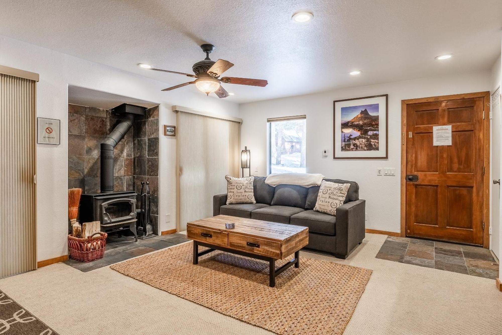Hidden Valley Village #103 Nicely Updated 1 Bedroom 1 Bathroom Condo Short 10 Min Walk From Village Mammoth Lakes Rom bilde